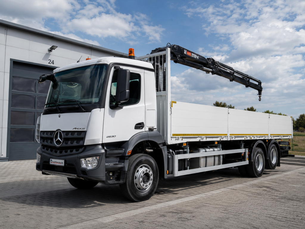 Mercedes + HIAB 211 EP-4 – dłużyca