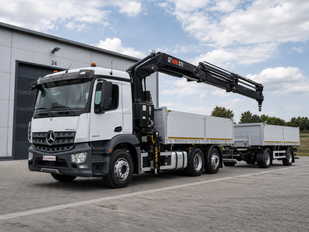 Mercedes + HIAB 377 – solówka + przyczepa